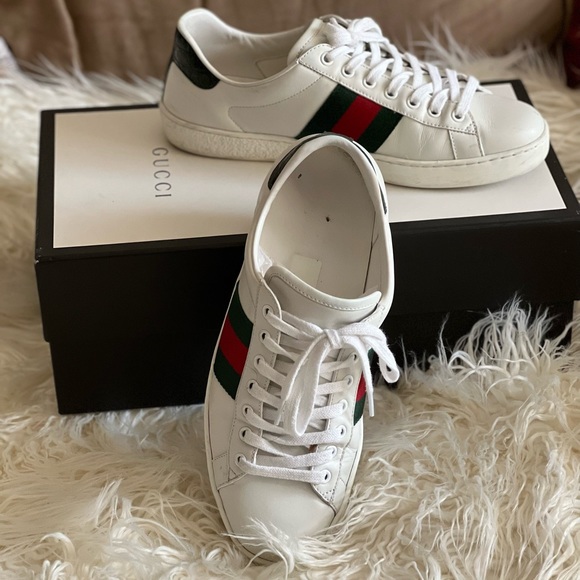 Gucci: New Ace Leather Sneakers With Web Detail - Picture 5 of 16